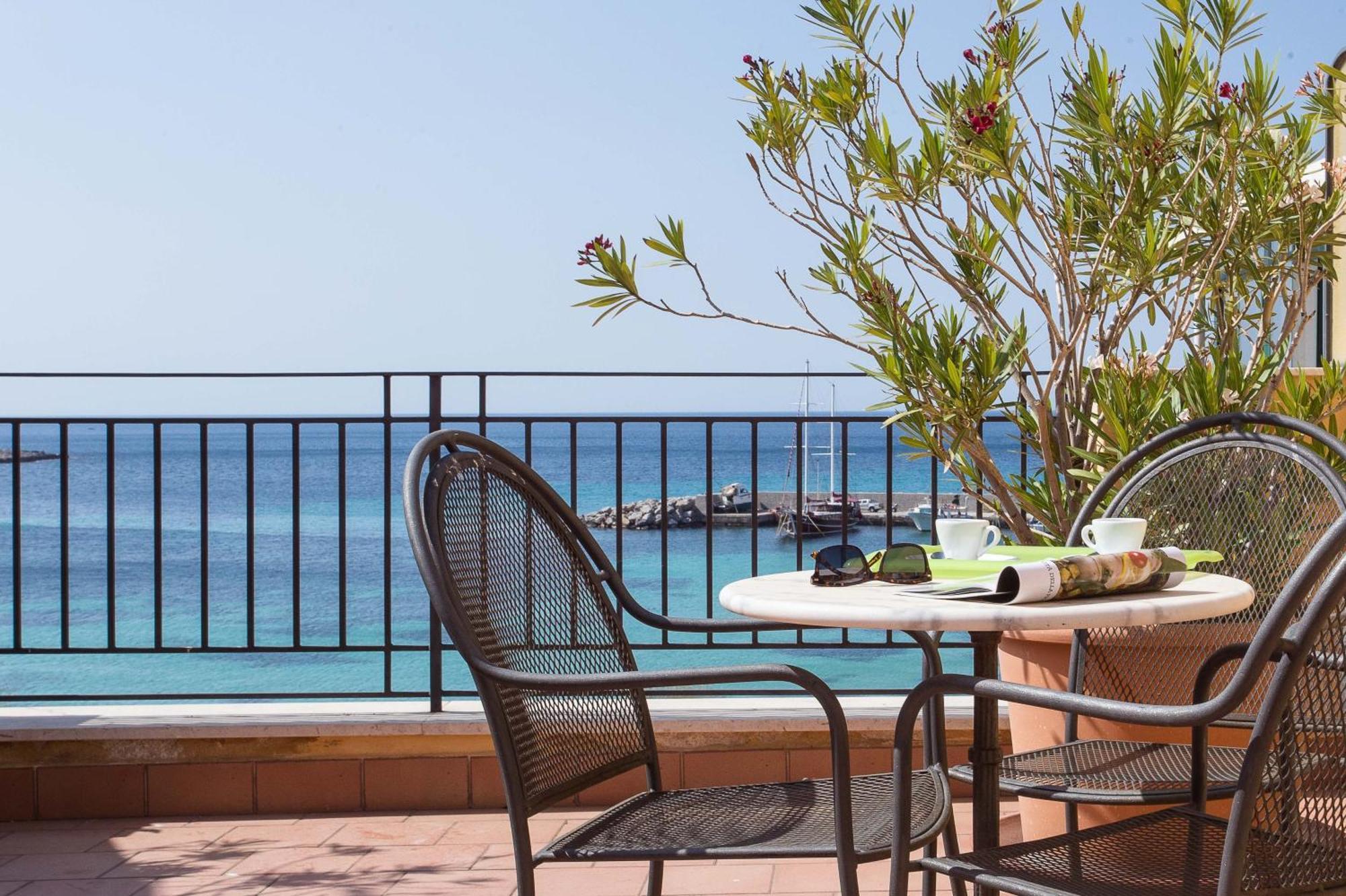 Palermo Mare Holidays Sferracavallo Exteriör bild