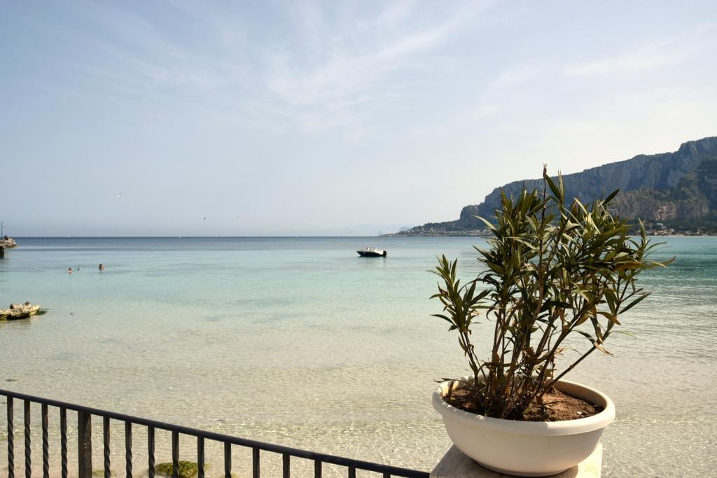 Palermo Mare Holidays Sferracavallo Exteriör bild